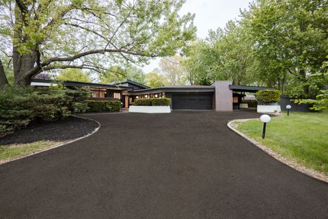 221 N Dale Avenue Mount Prospect IL 60056