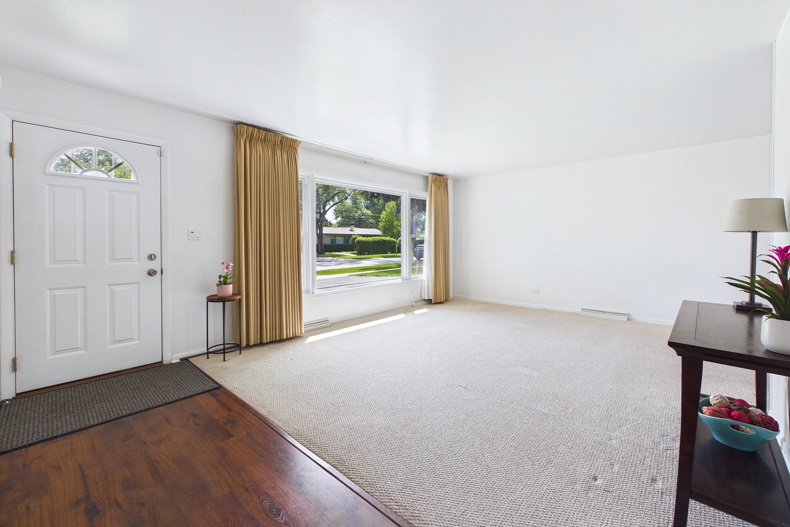 604 N Wilshire Drive