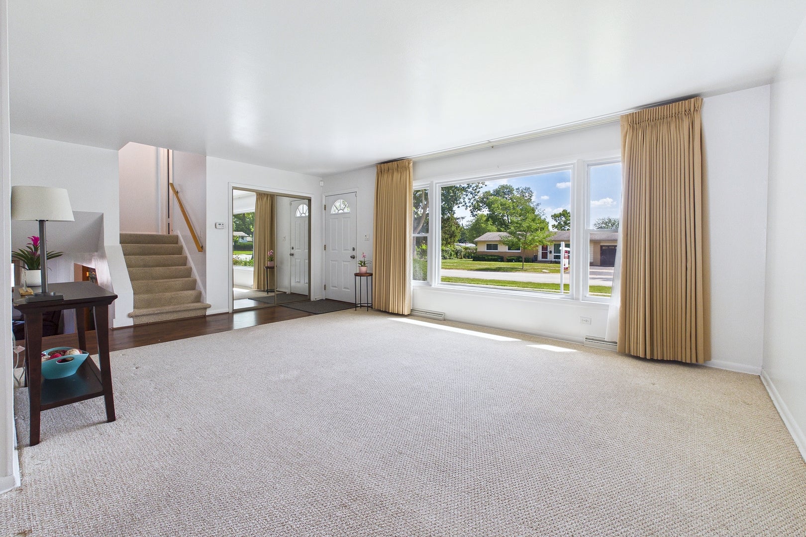 604 N Wilshire Drive
