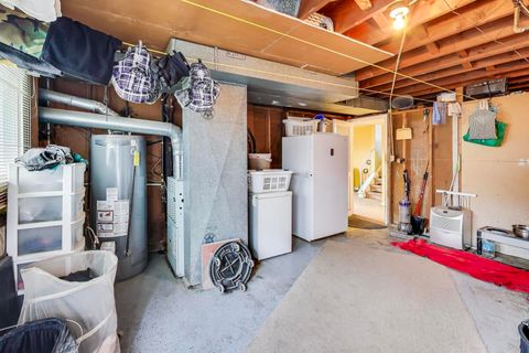 Tiny photo for 725 Elizabeth Lane, Des Plaines, IL 60016 (MLS # 12583682)