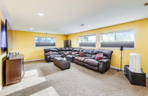 Tiny photo for 725 Elizabeth Lane, Des Plaines, IL 60016 (MLS # 12583682)