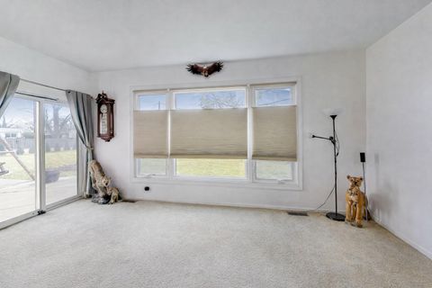 Tiny photo for 725 Elizabeth Lane, Des Plaines, IL 60016 (MLS # 12583682)