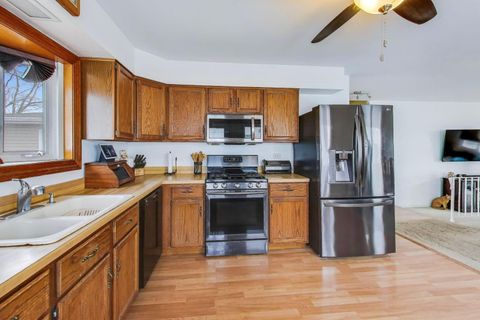 Tiny photo for 725 Elizabeth Lane, Des Plaines, IL 60016 (MLS # 12583682)