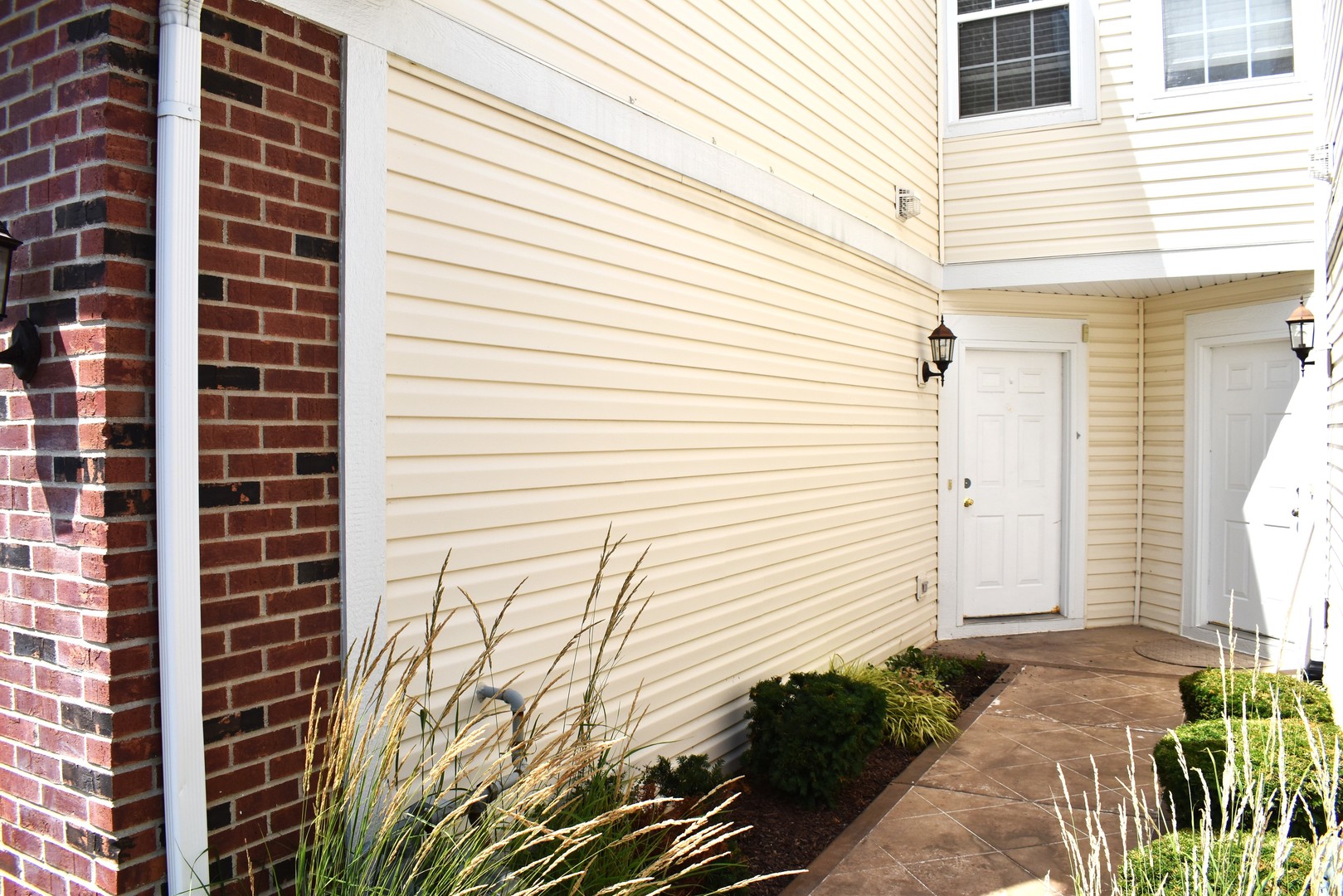 1973 W Crestview Circle