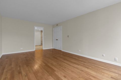 Tiny photo for 22 Park Lane #404, Park Ridge, IL 60068 (MLS # 12625786)