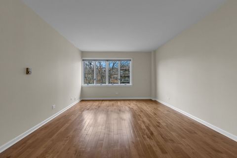 Tiny photo for 22 Park Lane #404, Park Ridge, IL 60068 (MLS # 12625786)