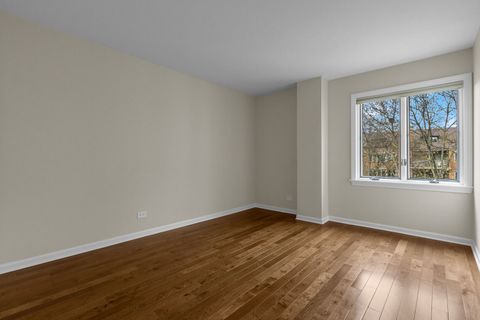 Tiny photo for 22 Park Lane #404, Park Ridge, IL 60068 (MLS # 12625786)