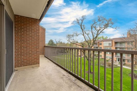 Tiny photo for 22 Park Lane #404, Park Ridge, IL 60068 (MLS # 12625786)