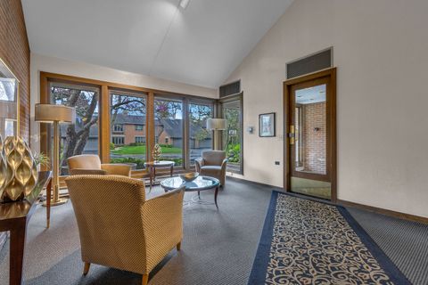 Tiny photo for 22 Park Lane #404, Park Ridge, IL 60068 (MLS # 12625786)