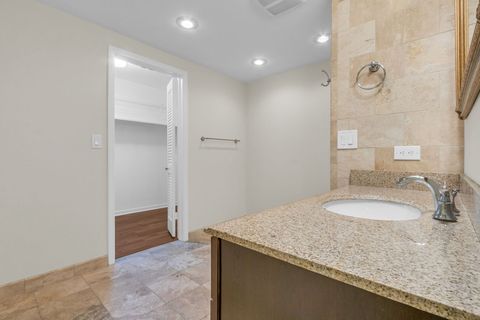 Tiny photo for 22 Park Lane #404, Park Ridge, IL 60068 (MLS # 12625786)