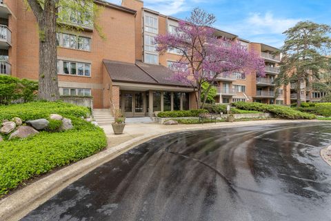 Photo of 22 Park Lane #404, Park Ridge, IL 60068 (MLS # 12625786)