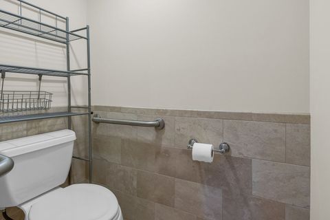 Tiny photo for 22 Park Lane #404, Park Ridge, IL 60068 (MLS # 12625786)