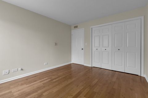 Tiny photo for 22 Park Lane #404, Park Ridge, IL 60068 (MLS # 12625786)