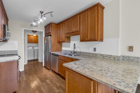 Tiny photo for 22 Park Lane #404, Park Ridge, IL 60068 (MLS # 12625786)