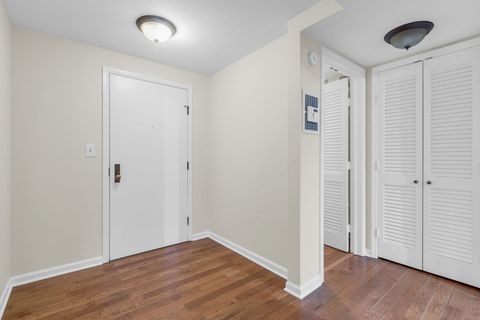 Tiny photo for 22 Park Lane #404, Park Ridge, IL 60068 (MLS # 12625786)