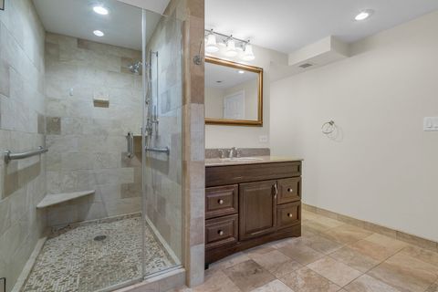 Tiny photo for 22 Park Lane #404, Park Ridge, IL 60068 (MLS # 12625786)