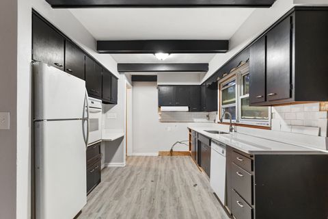 Tiny photo for 920 Oakley Avenue, Rockford, IL 61101 (MLS # 12548349)