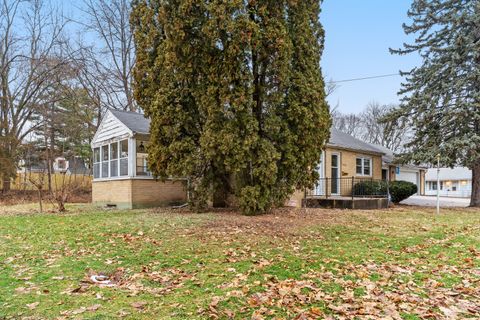 Tiny photo for 920 Oakley Avenue, Rockford, IL 61101 (MLS # 12548349)