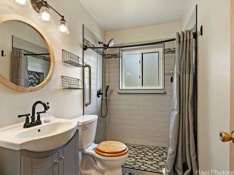 Tiny photo for 1291 Banbury Road, Mundelein, IL 60060 (MLS # 12434072)