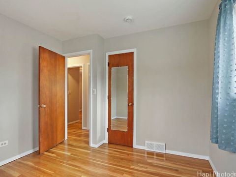 Tiny photo for 1291 Banbury Road, Mundelein, IL 60060 (MLS # 12434072)