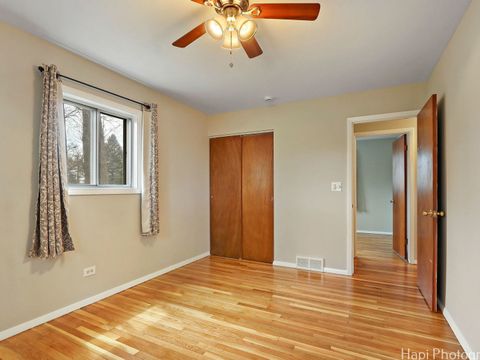 Tiny photo for 1291 Banbury Road, Mundelein, IL 60060 (MLS # 12434072)