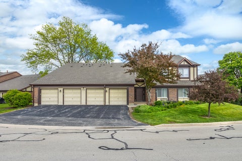 Photo of 423 Ramblewood Drive #D, Glen Ellyn, IL 60137 (MLS # 12643573)