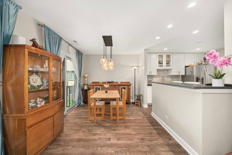 Tiny photo for 423 Ramblewood Drive #D, Glen Ellyn, IL 60137 (MLS # 12643573)