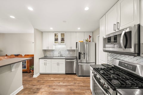 Tiny photo for 423 Ramblewood Drive #D, Glen Ellyn, IL 60137 (MLS # 12643573)