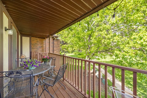Tiny photo for 423 Ramblewood Drive #D, Glen Ellyn, IL 60137 (MLS # 12643573)