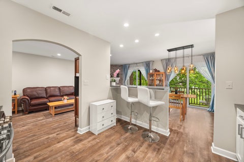 Tiny photo for 423 Ramblewood Drive #D, Glen Ellyn, IL 60137 (MLS # 12643573)