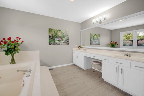 Tiny photo for 1405 Mallard Lane, Hoffman Estates, IL 60192 (MLS # 12567667)