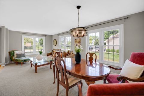 Tiny photo for 1405 Mallard Lane, Hoffman Estates, IL 60192 (MLS # 12567667)