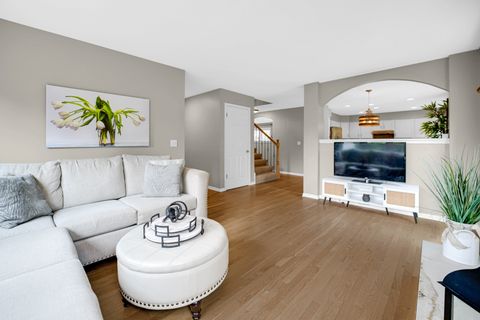 Tiny photo for 1405 Mallard Lane, Hoffman Estates, IL 60192 (MLS # 12567667)