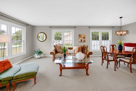 Tiny photo for 1405 Mallard Lane, Hoffman Estates, IL 60192 (MLS # 12567667)