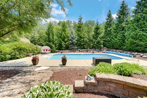 Tiny photo for 1405 Mallard Lane, Hoffman Estates, IL 60192 (MLS # 12567667)