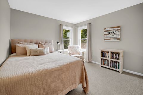 Tiny photo for 1405 Mallard Lane, Hoffman Estates, IL 60192 (MLS # 12567667)