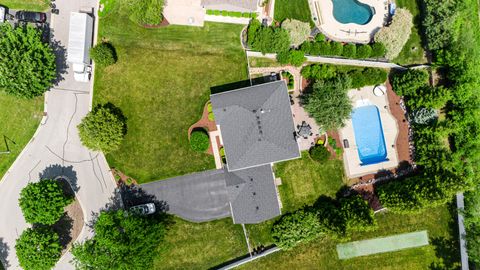 Tiny photo for 1405 Mallard Lane, Hoffman Estates, IL 60192 (MLS # 12567667)