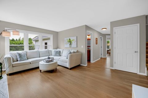 Tiny photo for 1405 Mallard Lane, Hoffman Estates, IL 60192 (MLS # 12567667)