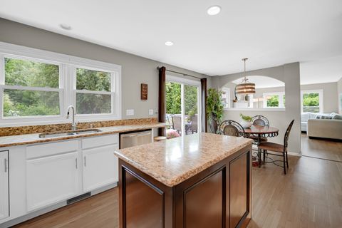 Tiny photo for 1405 Mallard Lane, Hoffman Estates, IL 60192 (MLS # 12567667)