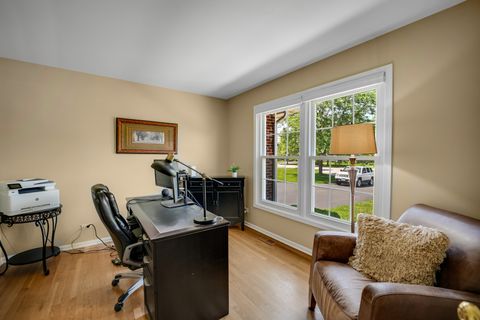 Tiny photo for 1405 Mallard Lane, Hoffman Estates, IL 60192 (MLS # 12567667)