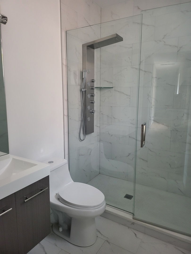 3745 S Lake Park Avenue N