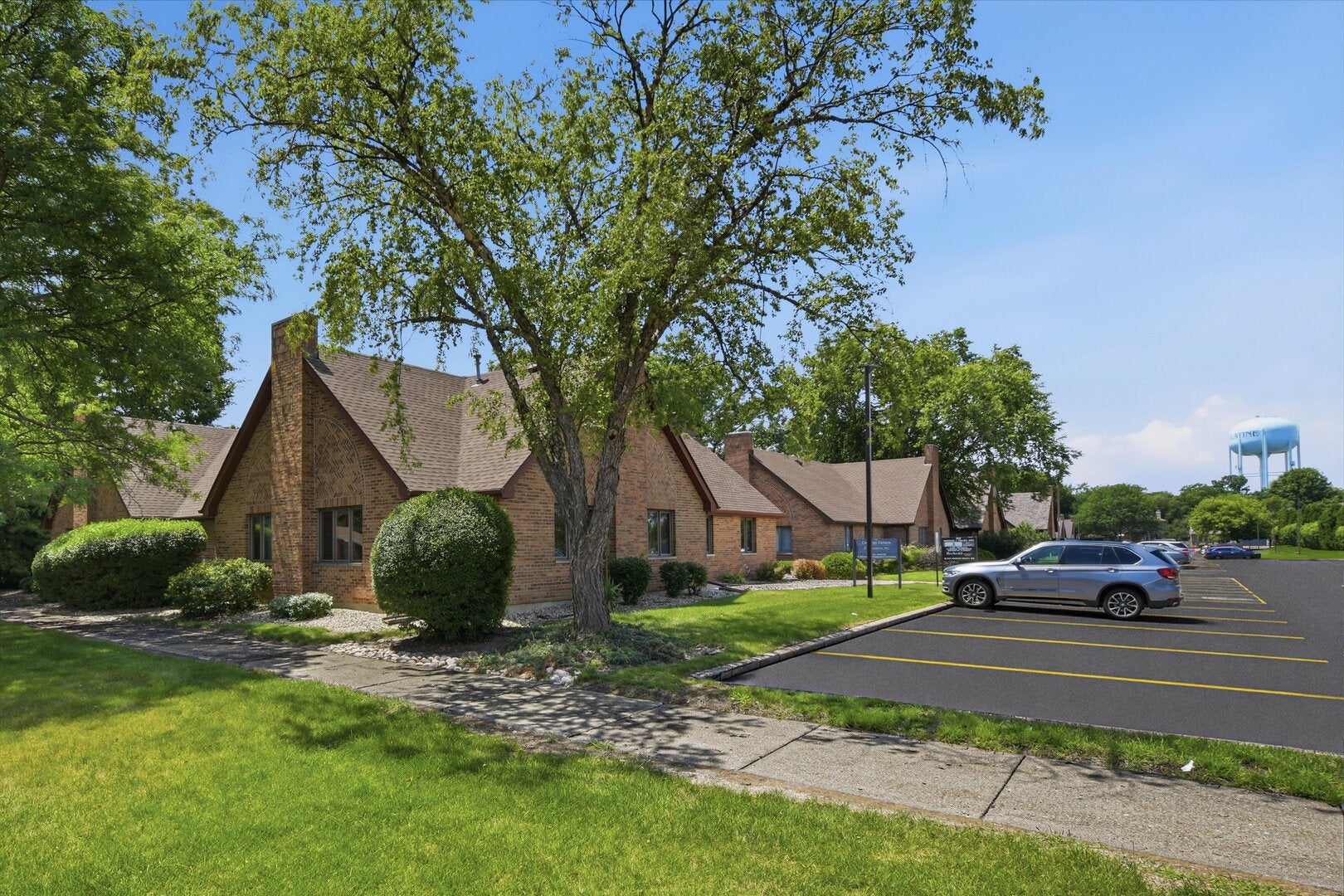 500 N Plum Grove Road