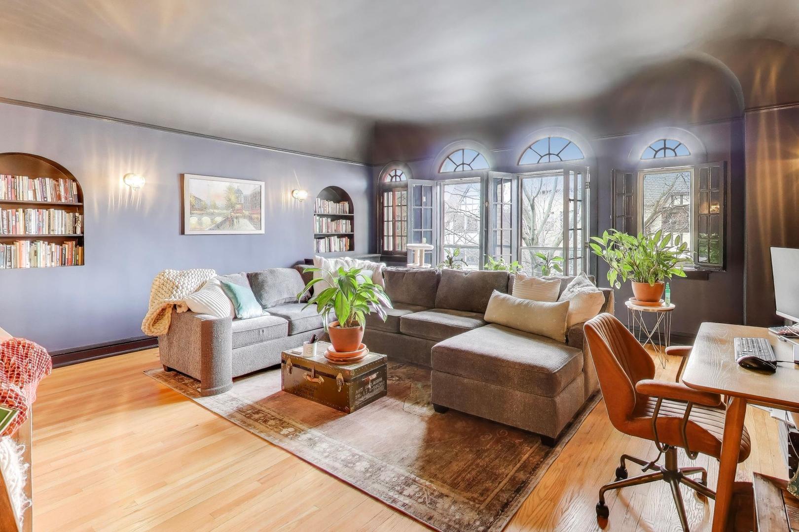 7453 N Hoyne Avenue 3S