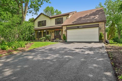 Photo of 816 Bonnie Brae Lane, Bolingbrook, IL 60440 (MLS # 12689337)