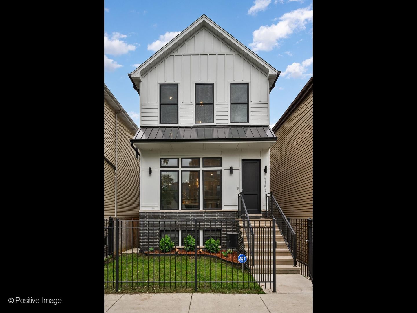 2153 W Fletcher Street