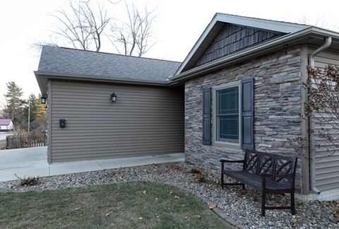 Tiny photo for 413 Moore Street, Clinton, IL 61727 (MLS # 12543744)