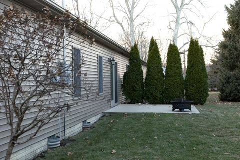 Tiny photo for 413 Moore Street, Clinton, IL 61727 (MLS # 12543744)