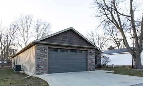 Tiny photo for 413 Moore Street, Clinton, IL 61727 (MLS # 12543744)