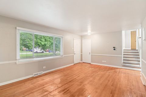 Tiny photo for 37371 N Shirley Drive, Gurnee, IL 60031 (MLS # 12462964)