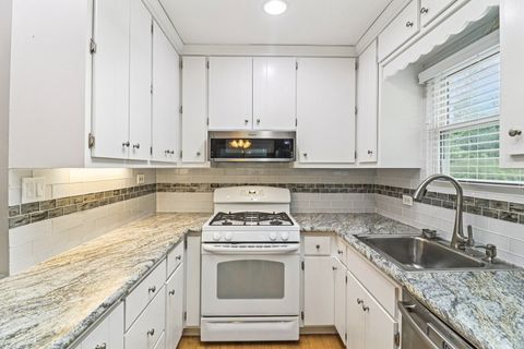 Tiny photo for 37371 N Shirley Drive, Gurnee, IL 60031 (MLS # 12462964)